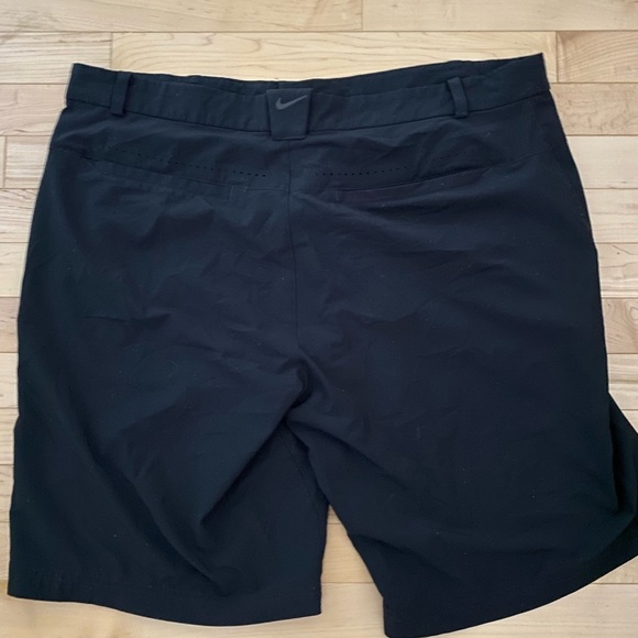 Nike  Men’s dri-fit black golf shorts size 38 EUC - Picture 2 of 3